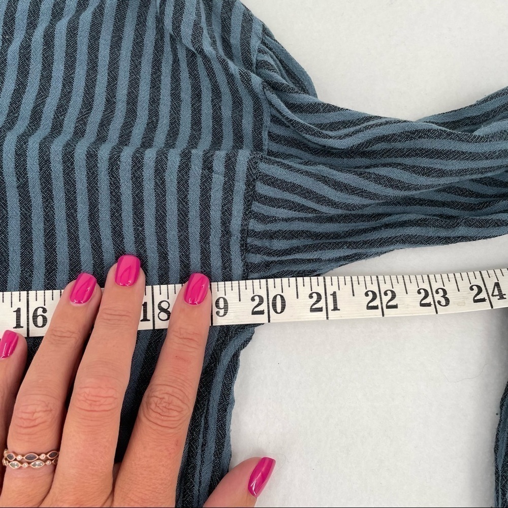 BILLABONG Women’s Blue Striped Long Sleeved Blouse Lace Up size: Medium - Picture 8 of 9